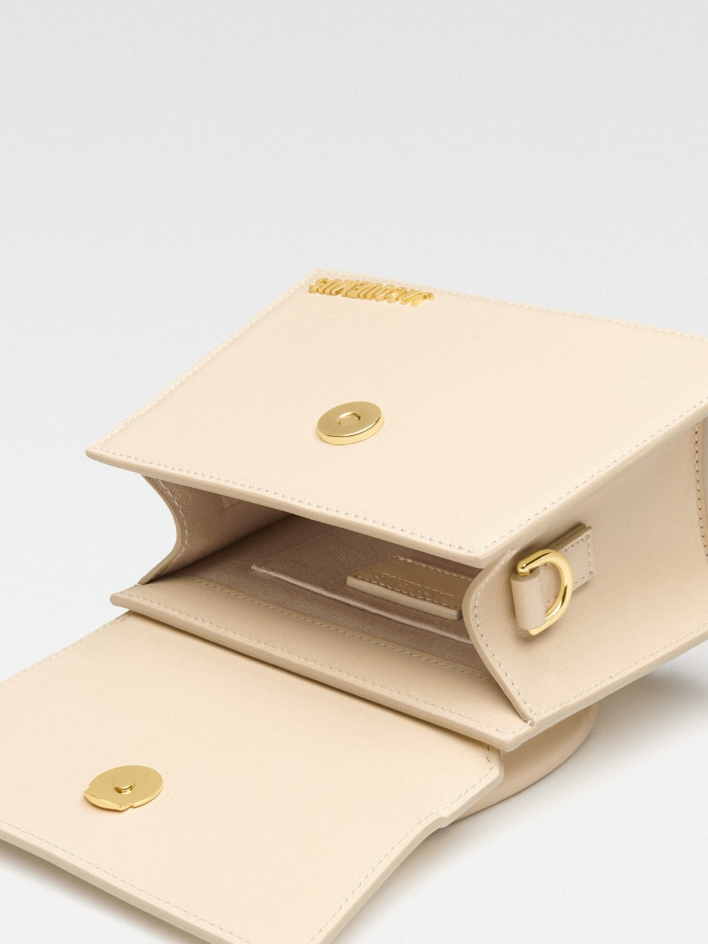 JACQUEMUS Le Chiquito Moyen marfim